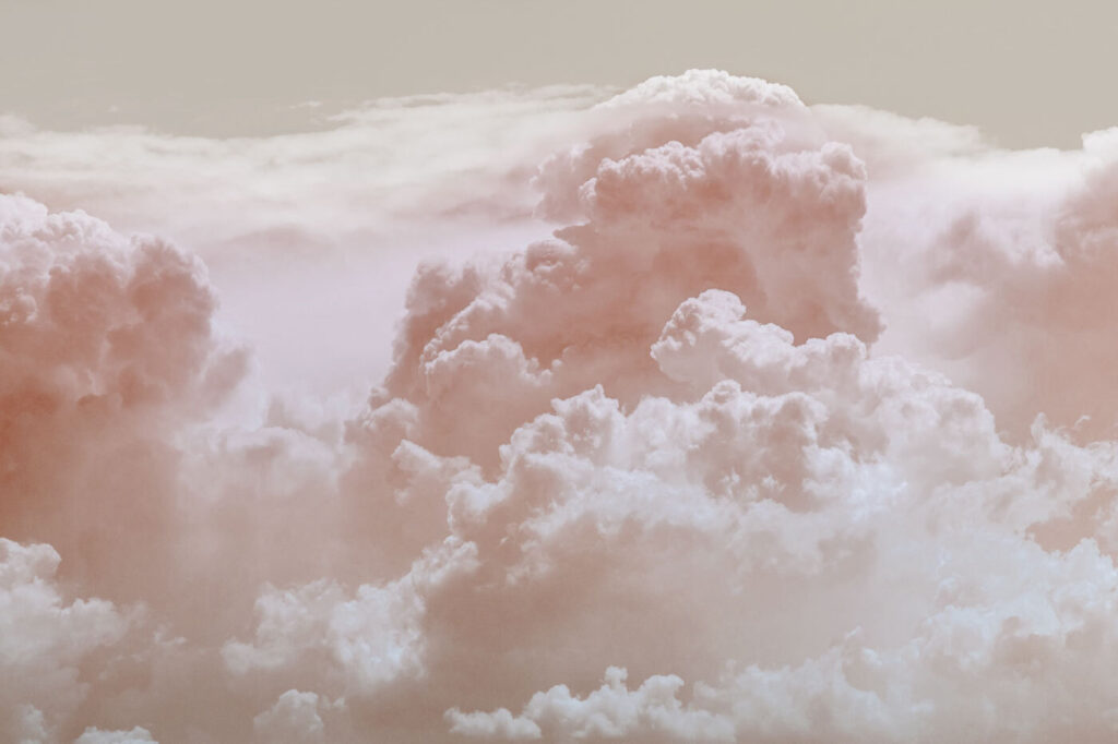 Uma nuvem cor-de-rosa no céu Uma nuvem cor-de-rosa no céu