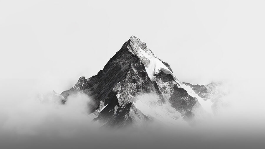 Montanha com neve no topo Montanha com neve no topo