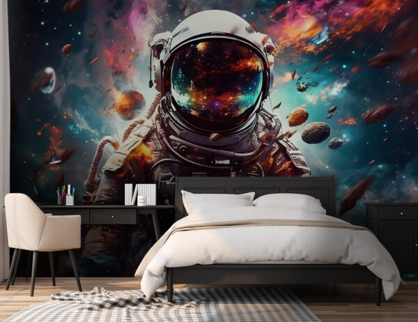 Um astronauta no espaço com um capacete grande Um astronauta no espaço com um capacete grande