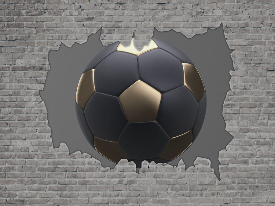 Bola de futebol atravessa a parede Bola de futebol atravessa a parede