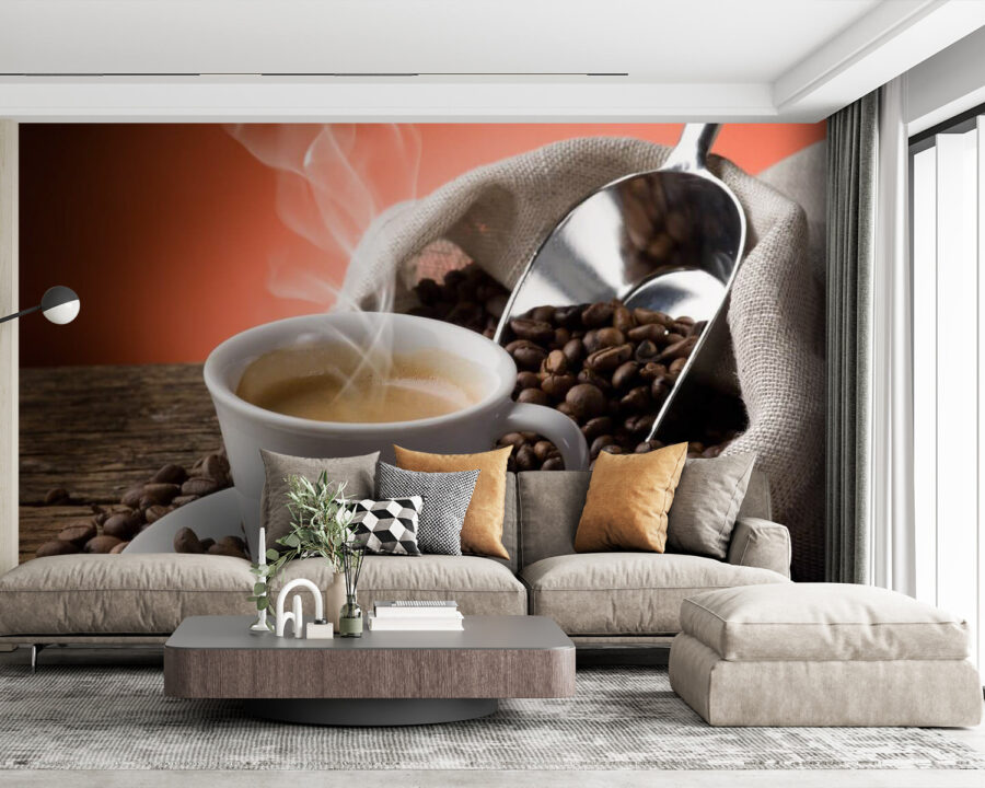 Chávena de café com vapor e grãos de café