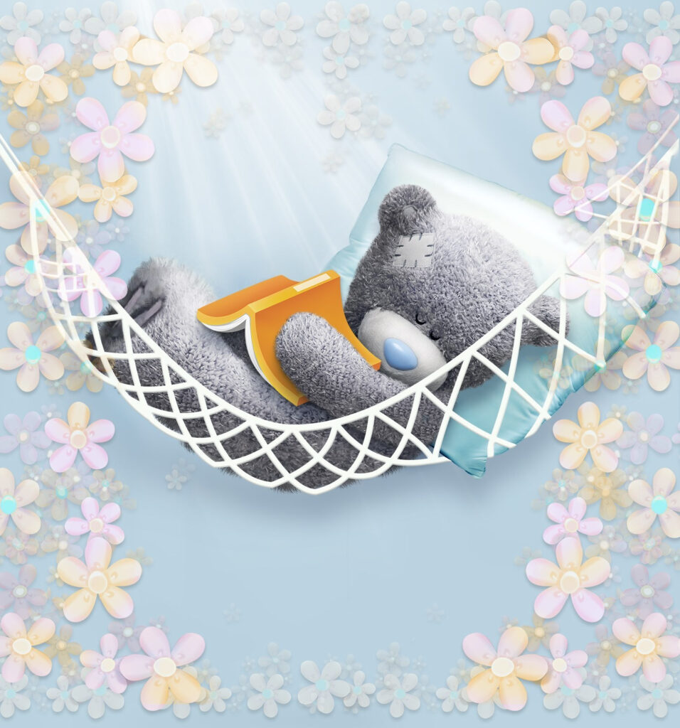 Urso de peluche a dormir numa rede Urso de peluche a dormir numa rede