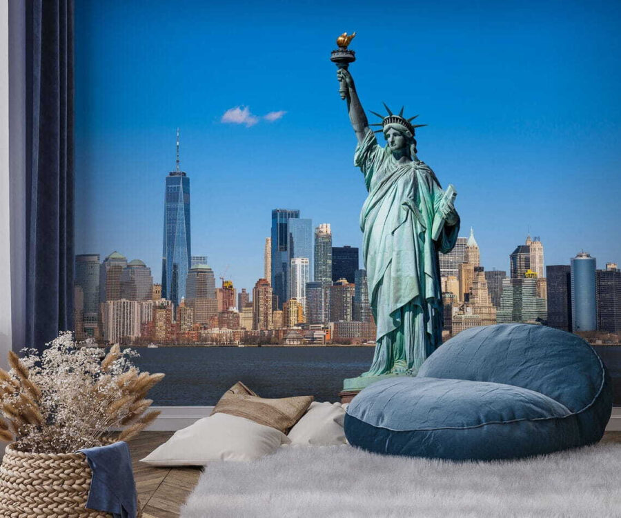 Estátua da liberdade com uma cidade ao fundo Estátua da liberdade com uma cidade ao fundo