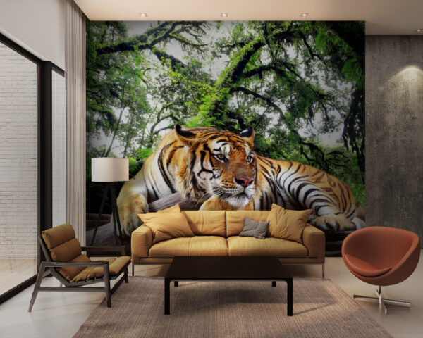 Tigre deitado num tronco Tigre deitado num tronco