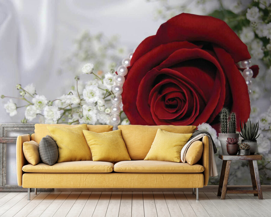 Rosa vermelha e flores brancas Rosa vermelha e flores brancas