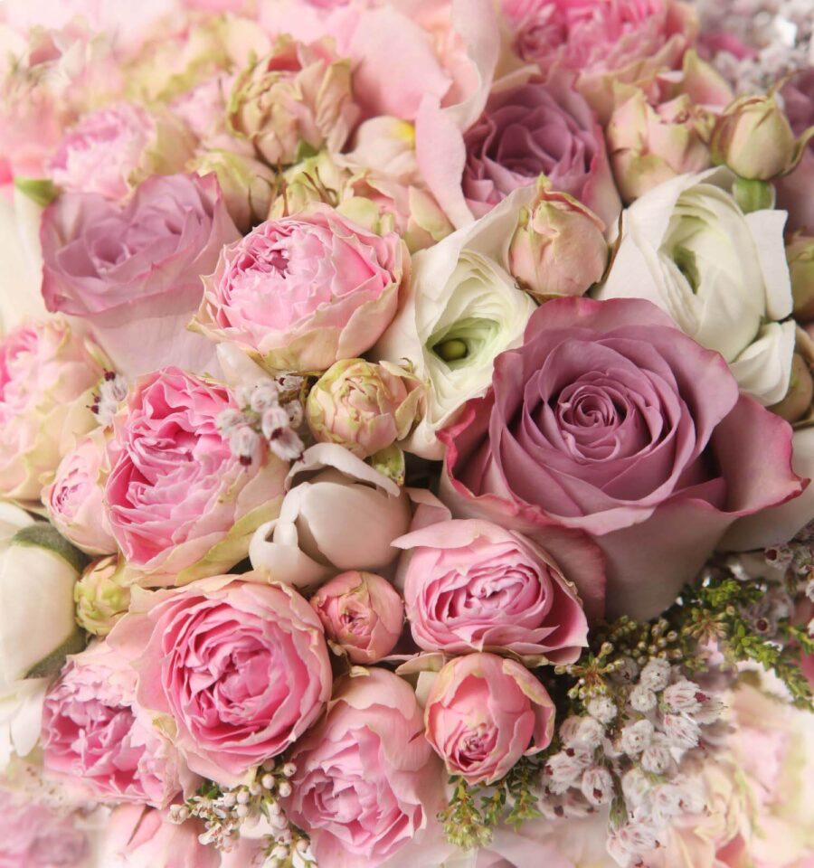 Bouquet de rosas brancas e cor-de-rosa