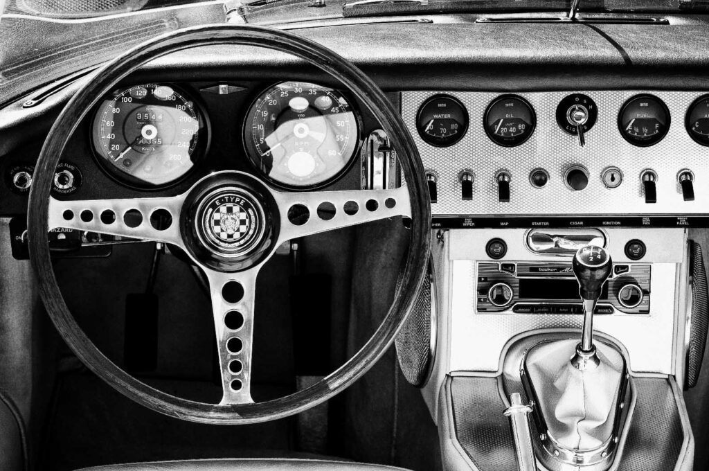 O interior de um automóvel O interior de um automóvel
