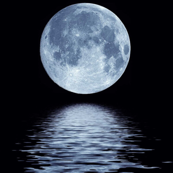 Lua cheia sobre a água Lua cheia sobre a água