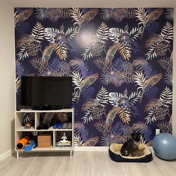 Padrão de folhas sobre um fundo azul Padrão de folhas sobre um fundo azul
