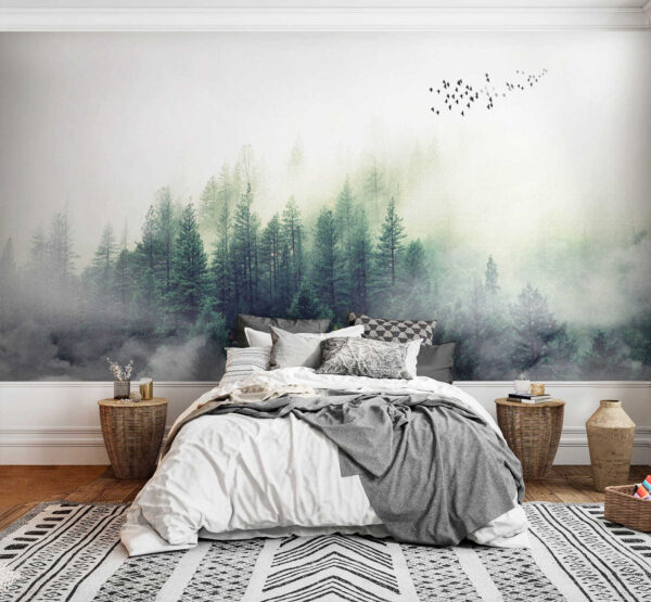 Pássaros a voar sobre uma floresta Pássaros a voar sobre uma floresta