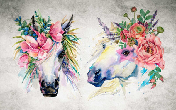 Casal de cavalos com flores na cabeça Casal de cavalos com flores na cabeça