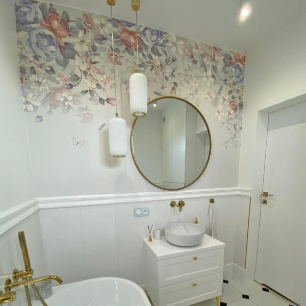 Fundo branco com flores e borboletas Fundo branco com flores e borboletas