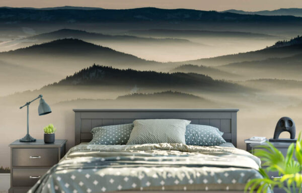 Paisagem de montanhas com nevoeiro Paisagem de montanhas com nevoeiro