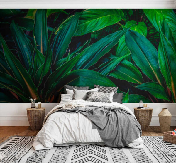 Folhas tropicais exuberantes num verde vibrante. Folhas tropicais exuberantes num verde vibrante.