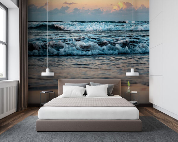 Ondas na praia com ondas a rebentar Ondas na praia com ondas a rebentar