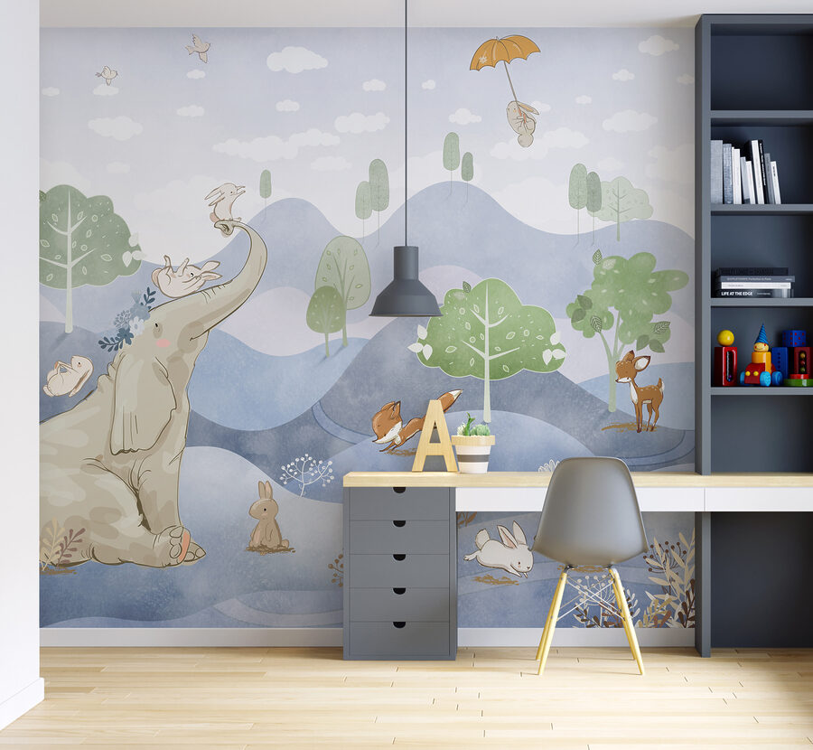 Um elefante e coelhos numa floresta