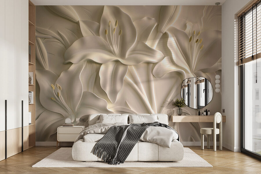 Escultura de uma flor branca numa parede