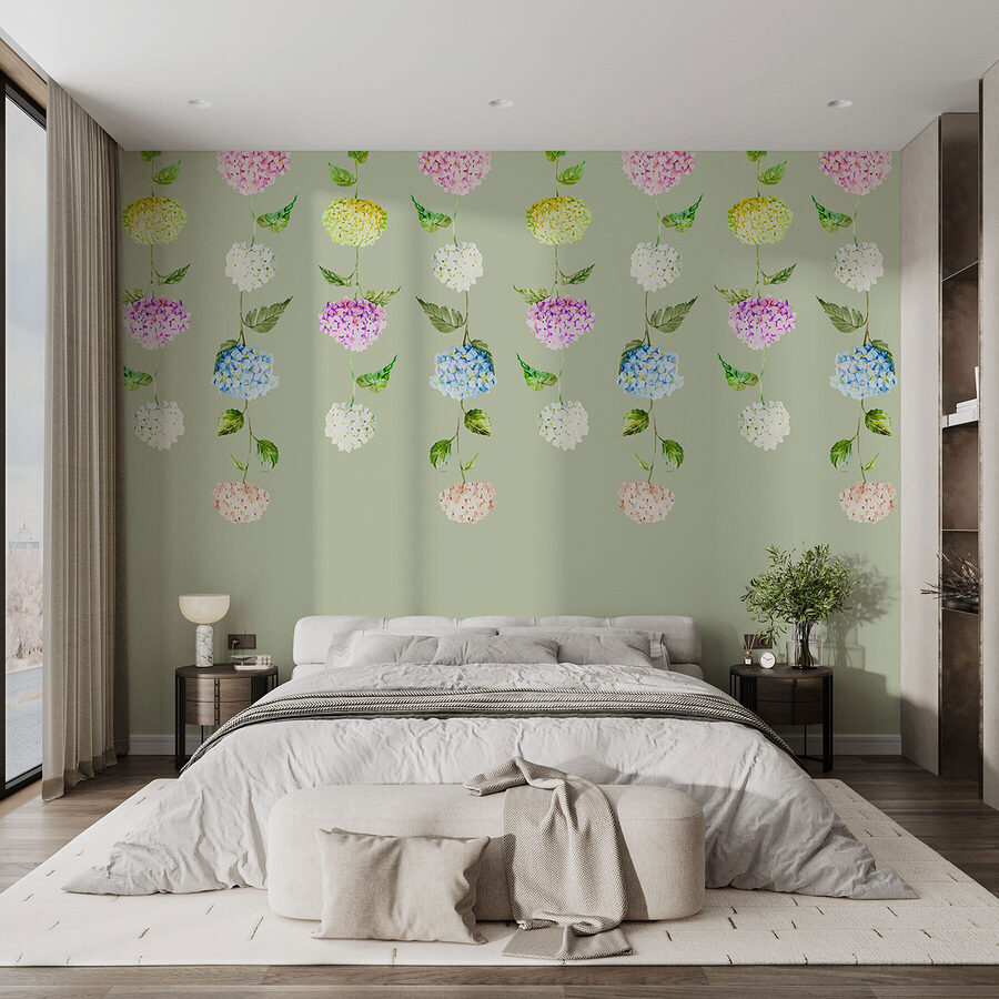 Fileira de flores com folhas verdes