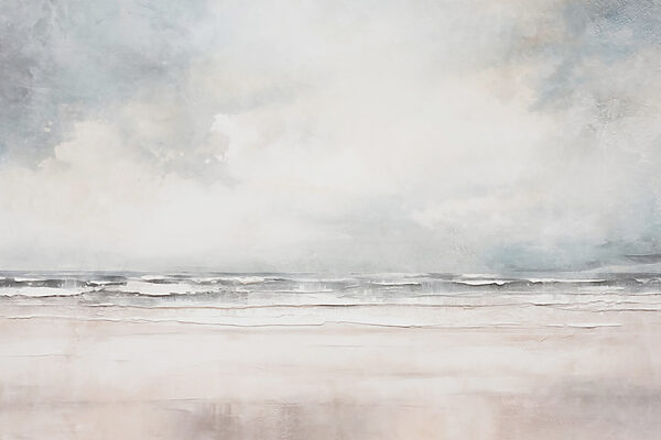 Praia com ondas e nuvens Praia com ondas e nuvens