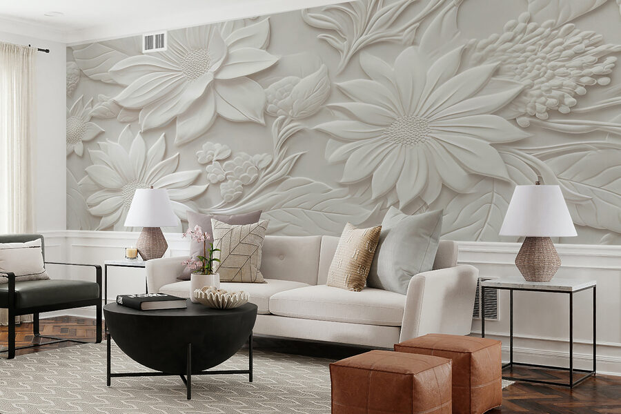 Parede branca com flores e folhas