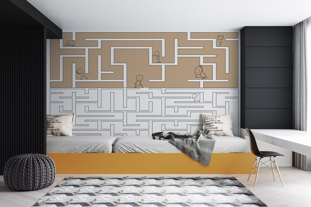 Maze game with people walking on the wall Maze game with people walking on the wall