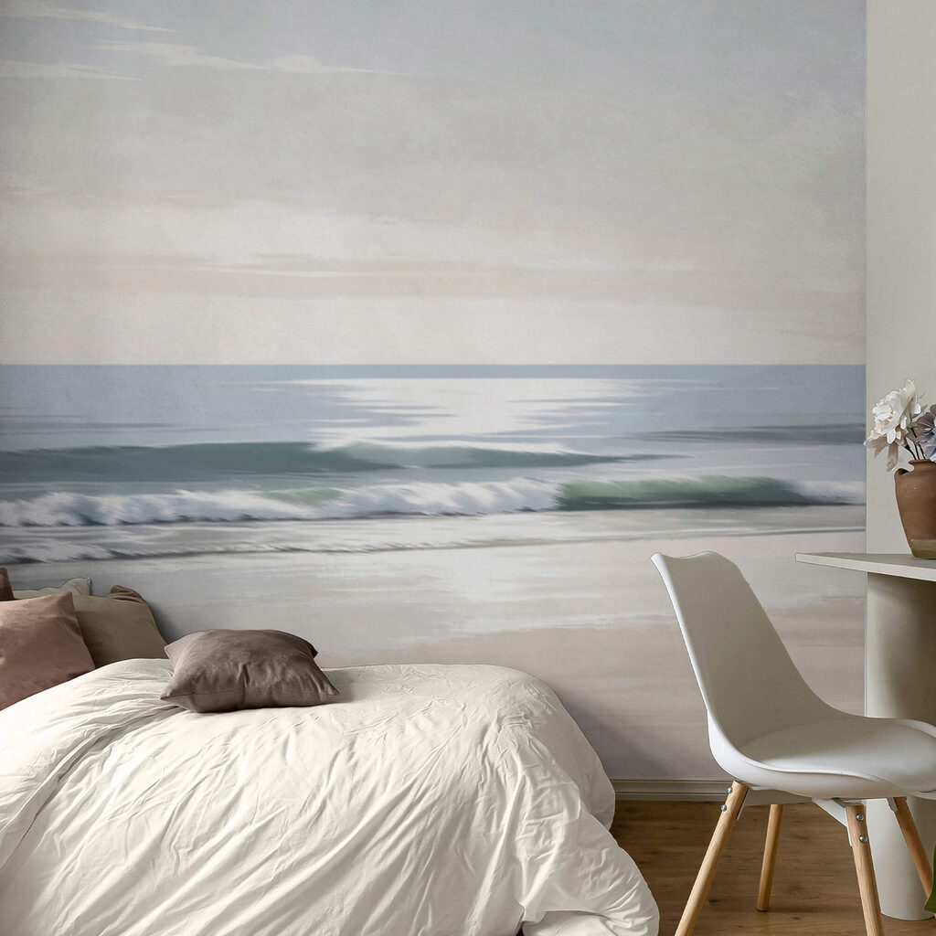 Praia com ondas e areia