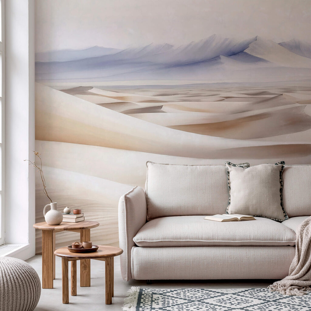 Paisagem desértica com montanhas ao fundo