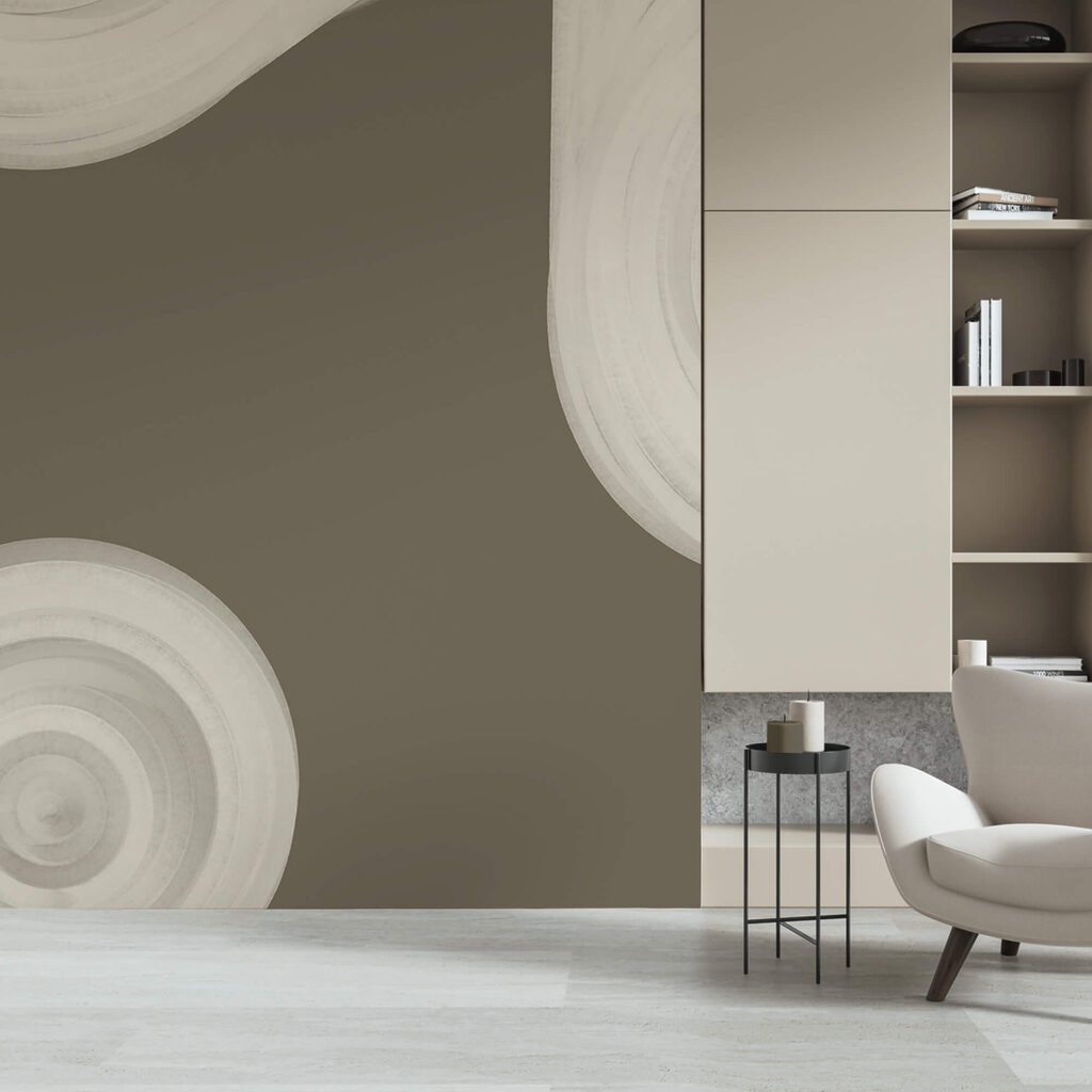 Objeto branco espiralado sobre fundo marrom