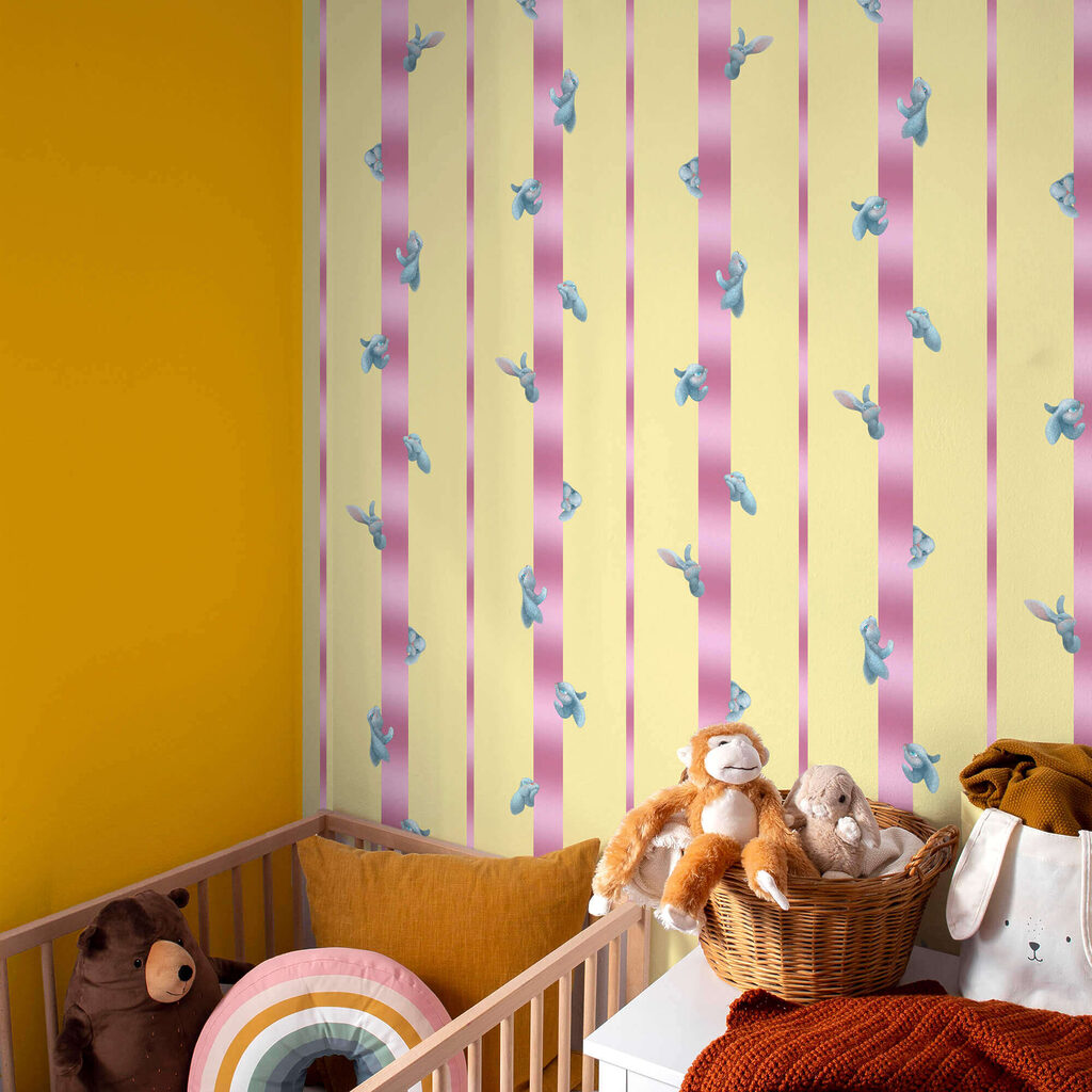 Fundo listrado rosa e amarelo com pássaros e laços