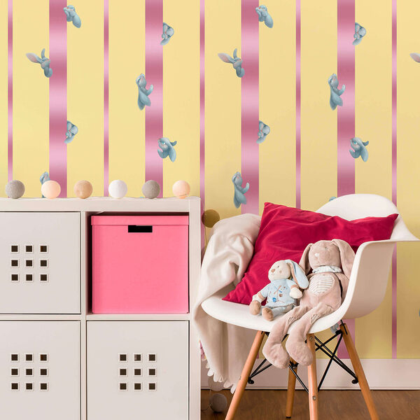 Fundo listrado rosa e amarelo com pássaros e laços
